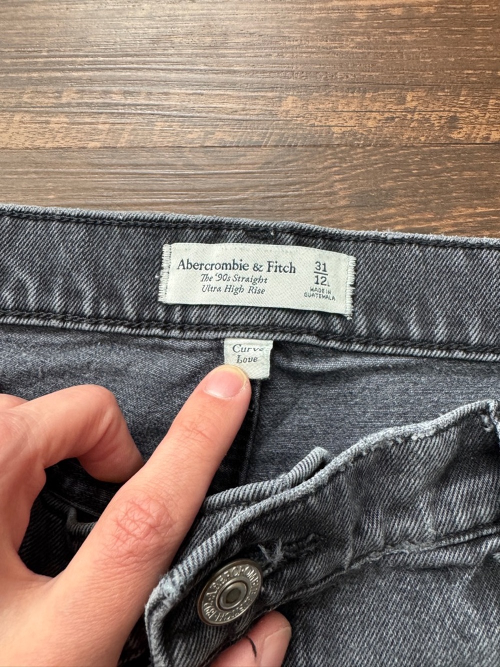Abercrombie & Fitch The 90s Straight Ultra High Rise Curve Love Jeans 31/12 - Picture 5 of 7